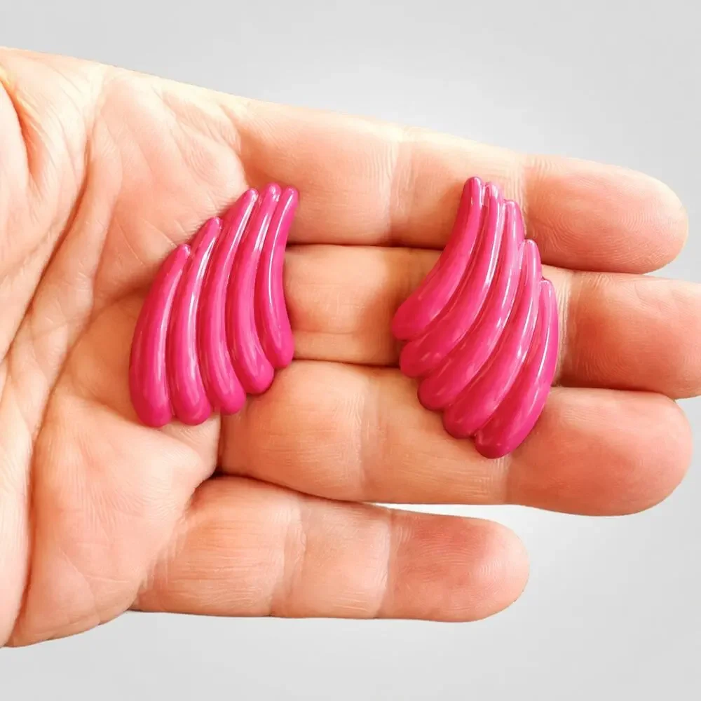 1980s Magenta Pink Enameled Metal Pierced Earrings 1.5